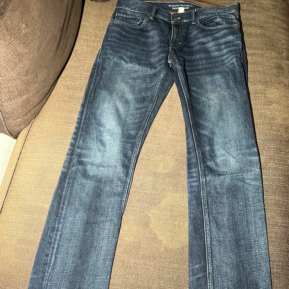 Banana Republic Vintage Straight jeans, in great condition. 32x34